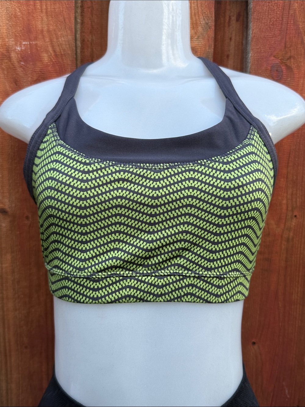 Avia Seamless Chevron Zig-Zag Adjustable Sports Bra Neon Lime Gray Size M